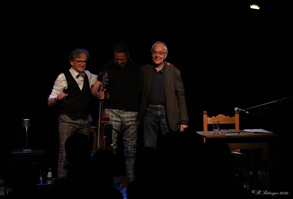 HiHa26_Picking Projekt Drei auf der Bühne 1 svg+xml;charset=utf